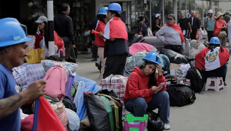 Peru'daki Madenciler, Sokaklarda Eylem Yaparak Hak Arayışına Çıkıyor