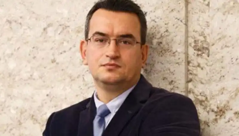 Metin Gürcan: DEVA Partisi’nin Kurucu Üyesi ve Siyasi Kariyeri