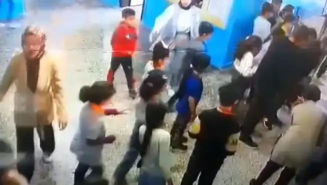 Mardin'de Dili Boğazına Kaçan Öğrenciye Müdür Yardımcısından Hayat Kurtaran Müdahale
