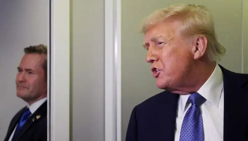 Trump, Yanlışlıkla Sızdırdığı Planlar Nedeniyle Mike Waltz'u Görevden Aldı