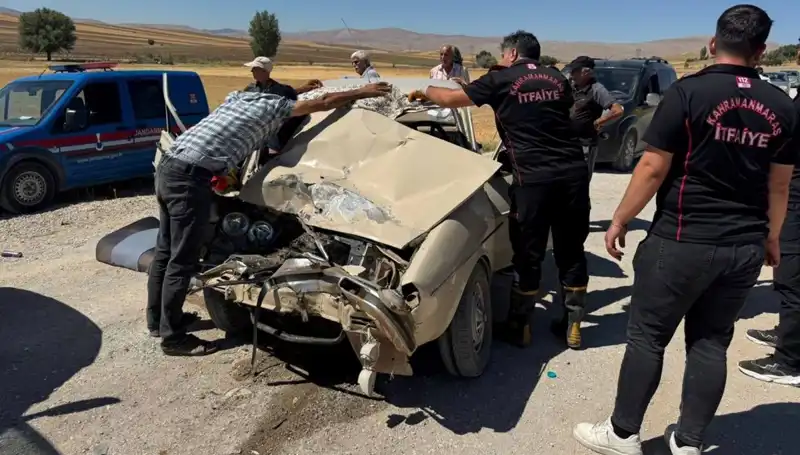 Kahramanmaraş'ta Kamyonet ve Otomobil Çarpıştı: Can Kaybı ve Yaralılar