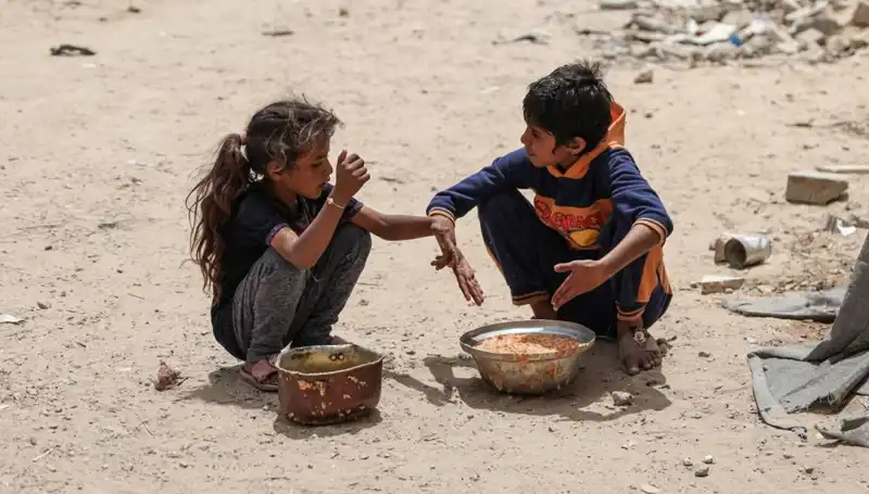 Gazze'de Dört Yaşındaki Çocuk Açlıktan Hayatını Kaybetti: İnsanlık Dramı