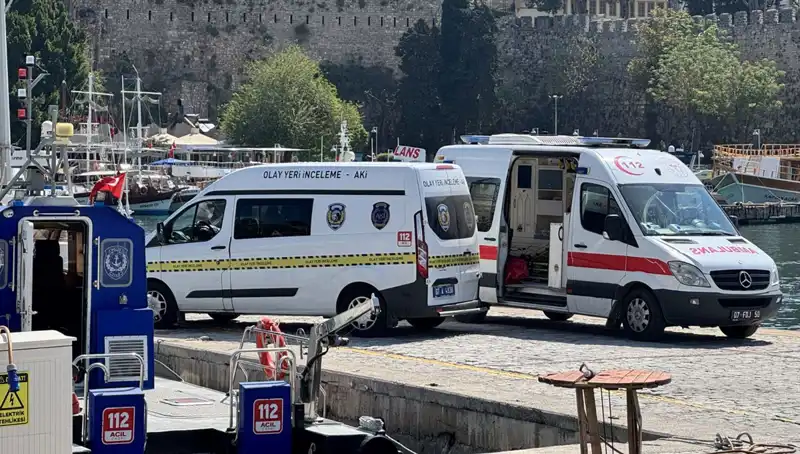 Antalya Sahilinde Gizemli Bir Buluntu: Erik Cesedi Ağırlığını Hissettiriyor