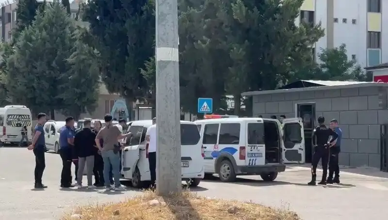 Adliye Önünde Temaslı Kavga: 5 Yaralı ve 7 Gözaltı!