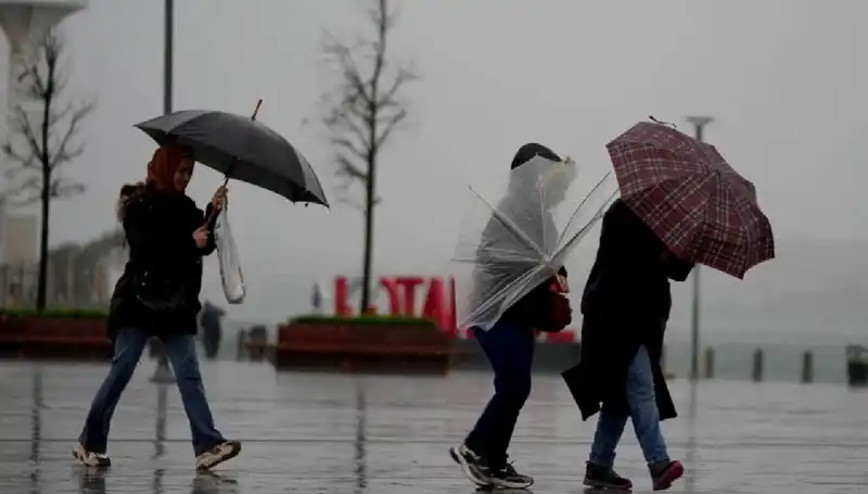Türkiye’nin İki Bölgesinde Kuvvetli Sağanak Yağış Uyarısı Yayınlandı