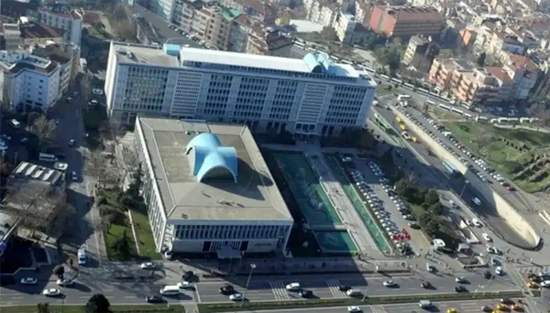 İstanbul'da İBB Soruşturmasında "Enderun" WhatsApp Grubu Mesajları Gündeme Geldi