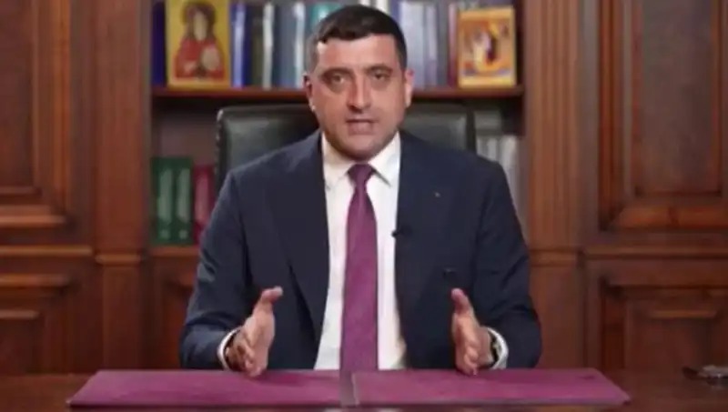 Romanya Seçimlerinde Aşırı Sağcı Adayın Beklenmedik Yükselişi