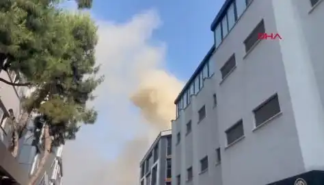 İstanbul'un Gözde İş Merkezinde Yangın Panic Yarattı: Detaylar Burada!