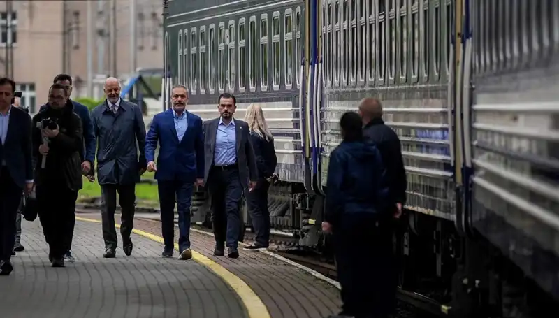 Dışişleri Bakanı Fidan, Ukrayna Diplomasi Turu ile Gündem Yaratıyor