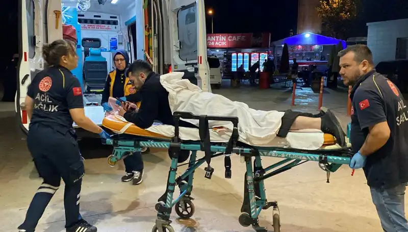 Kavga Eden Çiftçi, Dikkatsizliğin Bedelini Bacağından Bıçaklanarak Ödedi