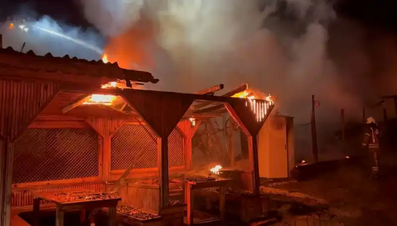 Şile’deki Gözleme Restoranı Yangını: Altı Mekan Kül Oldu