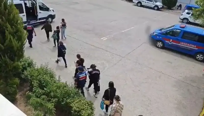 Taylandlı Kadınlara Çalışma ve Oturma İzni Vaadiyle Fuhuş Çeteleri Arasında Artış