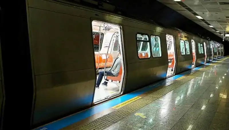 İstanbul'da Metro Durakları Geçici Olarak Kapatılıyor! Nedenini Öğrenin