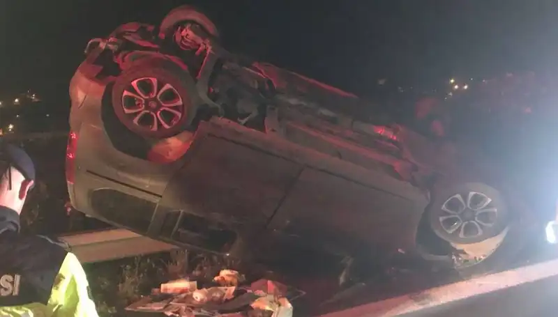 Osmaniye'de Feci Kaza: Otomobil TIR'a Çarpınca Beş Kişi Yaralandı