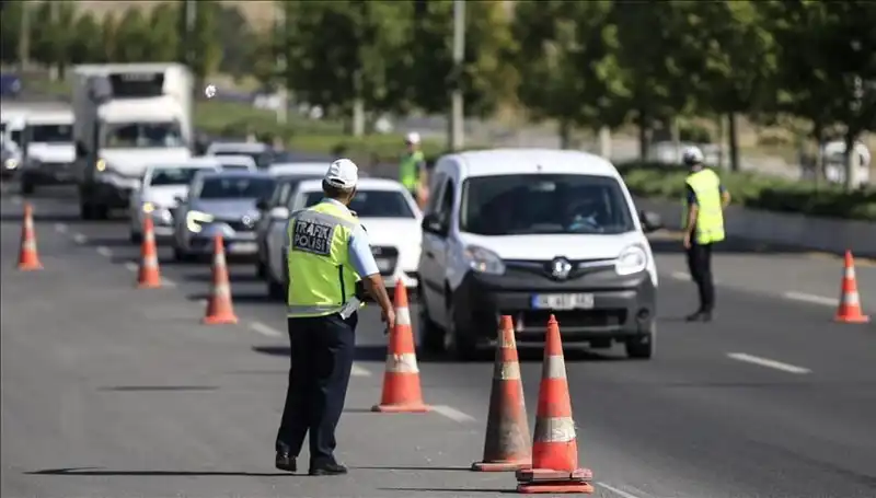 Tünel Şoku: Protestocu Konvoyu Yola Çıktı, Trafigi Felç Etti!