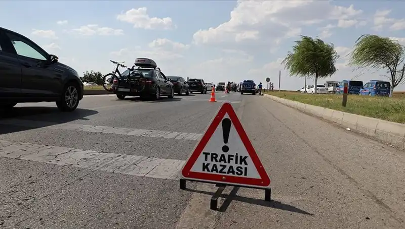 Adana'da Kamyon ve Otomobil Çarpıştı: Kaza Sonrası Dram ve Kaybın Ardındaki Gerçekler