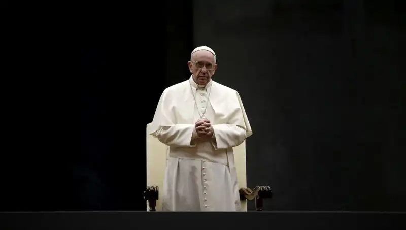 Vatikan'daki Devrim: Francis'in Kapıcılıktan Papalık Yolculuğu